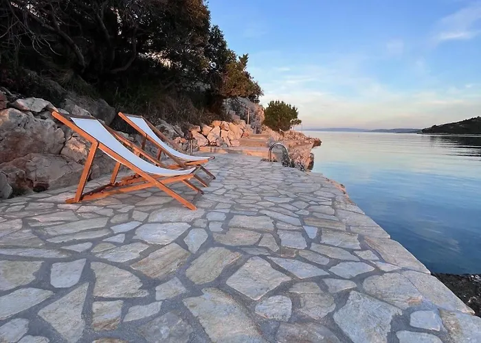 Apartments Rusulica Vinišće